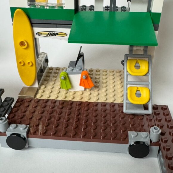 Lego 4644 Marina City Town Harbor Beach Surf Boat Cafe Complete except sticker - Picture 3 of 14
